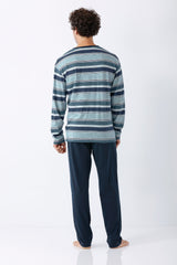 Ein herren schlafanzug premium cotton mit langärmligem pyjamaoberteil in marineblau, weiß und türkis gestreift