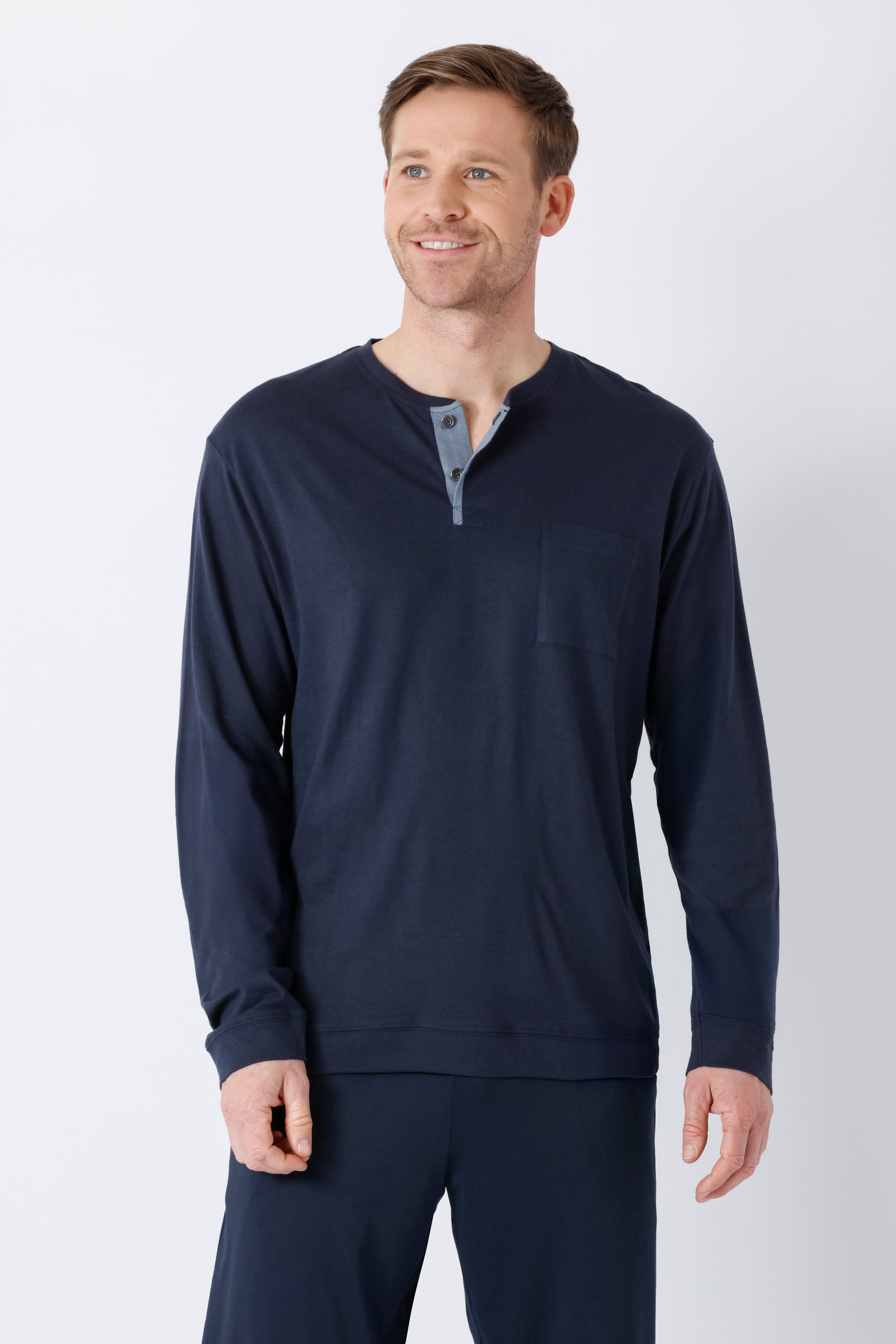 Herren shirt mio x mia navyblau langärmeliges henley pajama top mit grauem knopfverschluss aus premium cotton tencel modal
