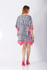 Damen La vie en rose Tunika PES/EL WEB Silk touch: Schwarz-weiß gemusterter Kaftan mit pinker Borte