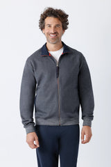 Dunkelgraue nos herren freizeit-jacke soft sweat mit marineblauem kragen und rotem reißverschlussbesatz
