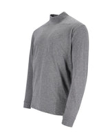 Graues langärmeliges Hemd mit Rollkragenpullover.