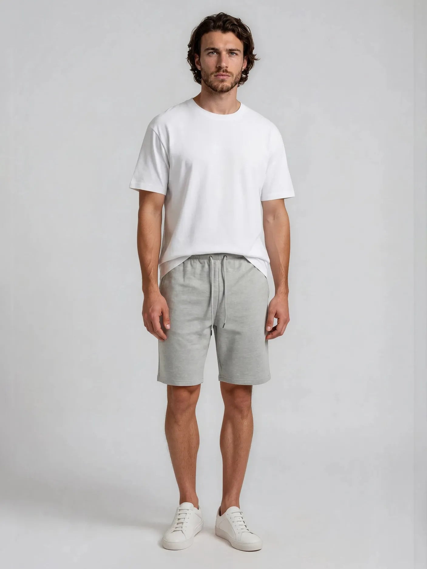 Basic sweatbermuda leichte graue sweatbermuda mit relaxed fit und subtiler struktur für komfortable freizeit