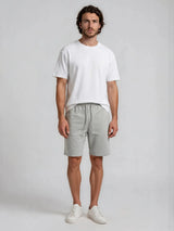 Basic sweatbermuda leichte graue sweatbermuda mit relaxed fit und subtiler struktur für komfortable freizeit