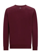 Bordeaux-Rundhals-Pullover mit kleinem Logo auf dem Rücken.