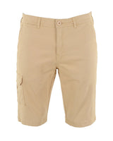 Khakifarbene Cargo-Shorts mit mehreren Taschen und Knopfleiste.