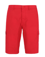 Rote Cargo-Shorts mit mehreren Taschen und Knopfverschluss.