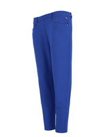 Königsblaue Stretch-Golfhose mit weißen Nähten und Knopfleiste.