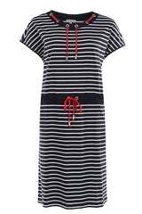 Marineblau-weiß gestreiftes Kleid mit roten Akzenten, kurzen Ärmeln und Schnürung vorne.