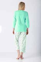 Damen Schlafanzug 7/8: Minzgrüner Langarm-Top mit weißer Capripants Muster