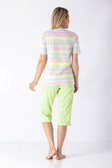 Damen Schlafanzug Capri Klima Komfort Original: Pastellgestreiftes Top mit Limettengrüner Capri-Hose