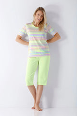 Damen Schlafanzug Capri Klima Komfort Original: Pastellgestreiftes Top mit Limettengrüner Capri-Hose