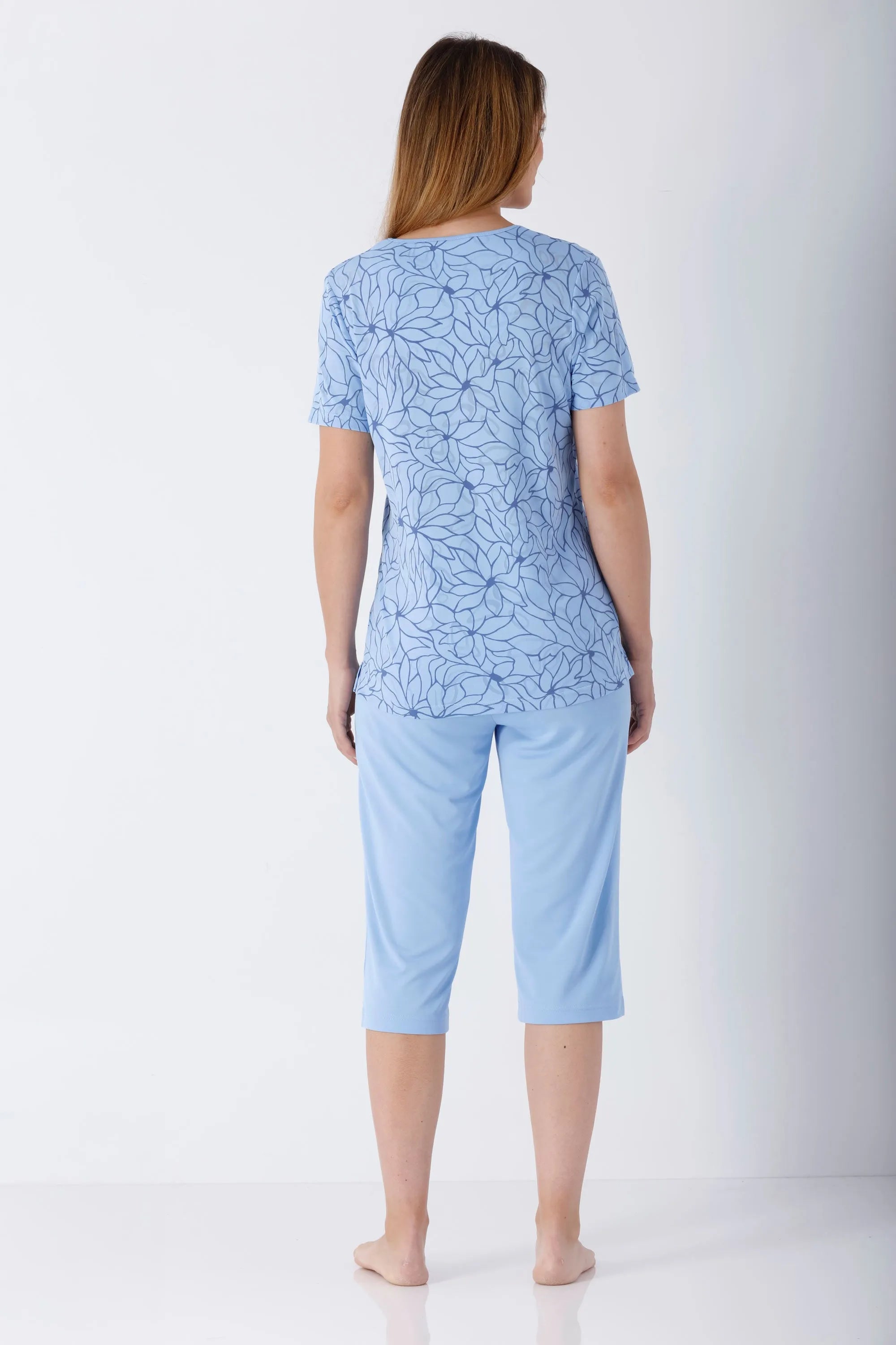 Damen Schlafanzug Capri Klima-Soft Single Jersey in hellblau mit Blumenmuster