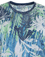Blaues und grünes T-Shirt mit tropischem Blätterdruck und Rundhalsausschnitt.