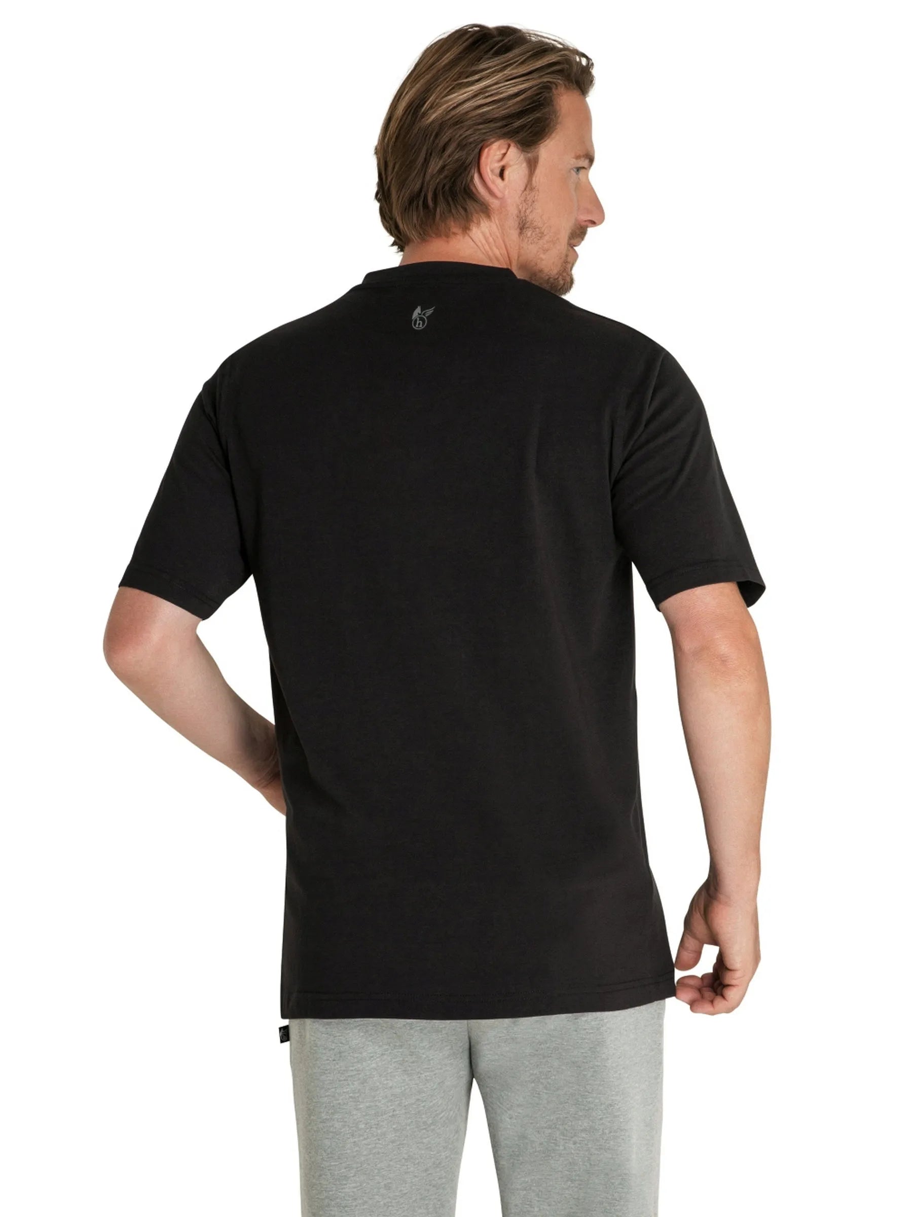 Schwarzes doppelpaar rundhals t-shirt mit kurzem arm und dezentem logo im nacken auf der rückseite