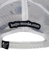 Weiße mesh trucker kappe el polista mit schwarzem besticktem patch hajo-mode.com und wing h logo tag