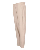 Beigefarbene Bundfaltenhose mit geradem Bein.