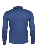Königsblaues langärmeliges Poloshirt mit dezentem Streifenmuster und Kragen.