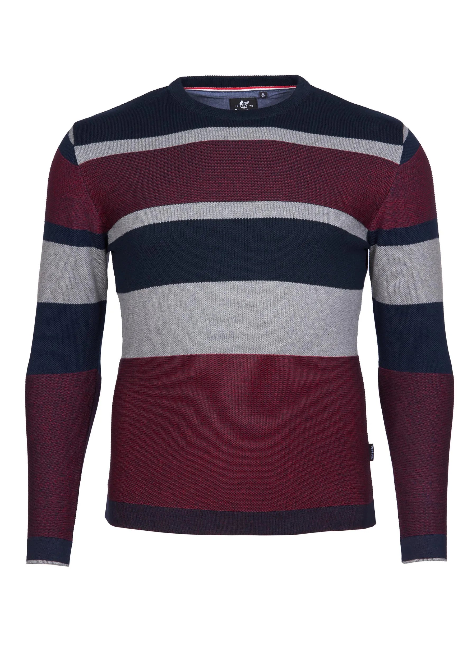 Kastanienbraun und marineblau gestreifter Herrenpullover mit langen Ärmeln.