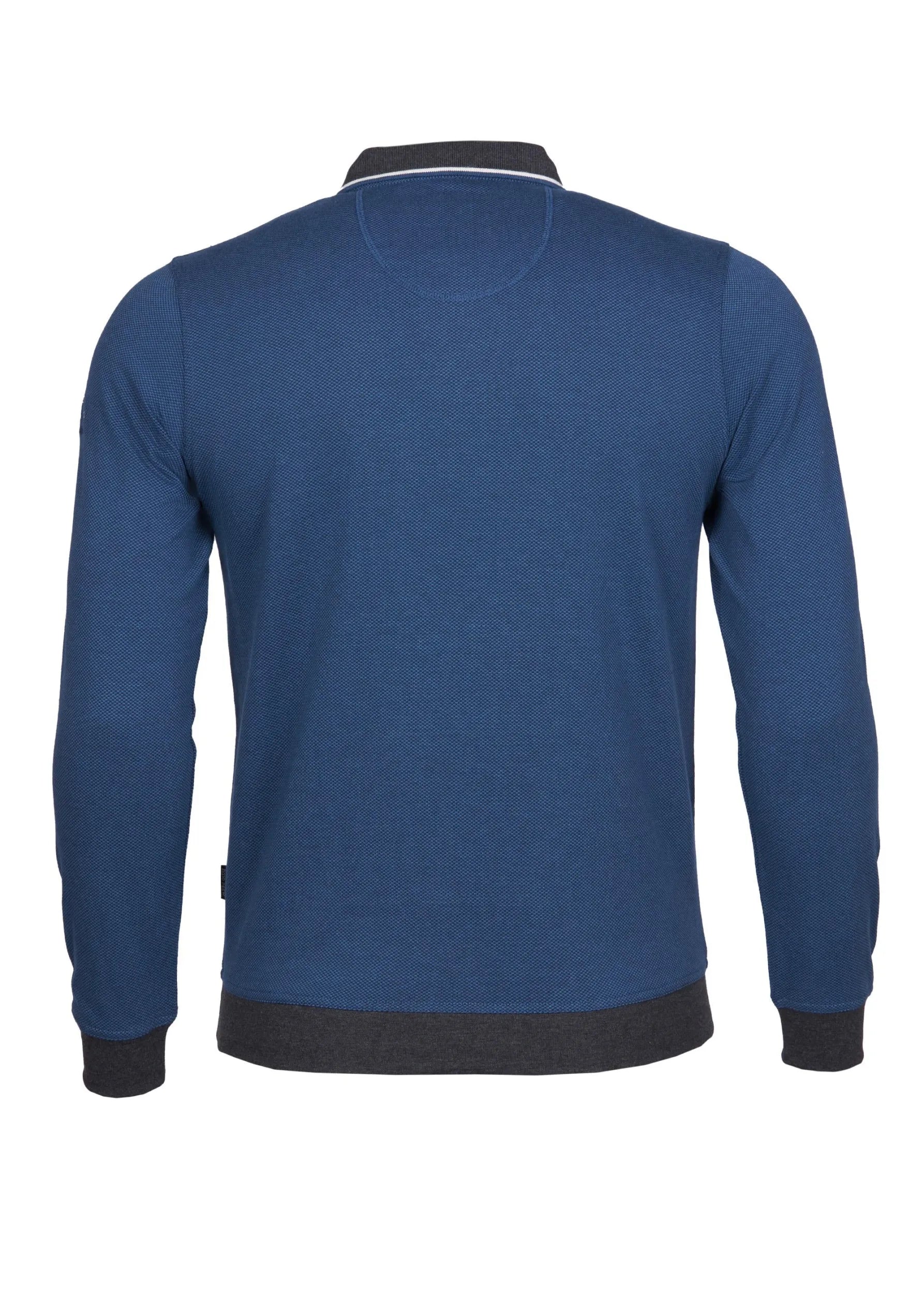 Blaue Reißverschlussjacke mit schwarzen Akzenten und gerippten Bündchen, inspiriert vom klassischen Bomberstil.