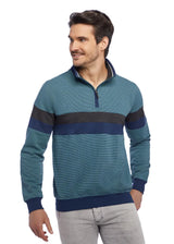 Blaugrün und marineblau gestreifter Pullover mit Viertel-Reißverschluss und Rippenstruktur aus weicher Baumwolle.