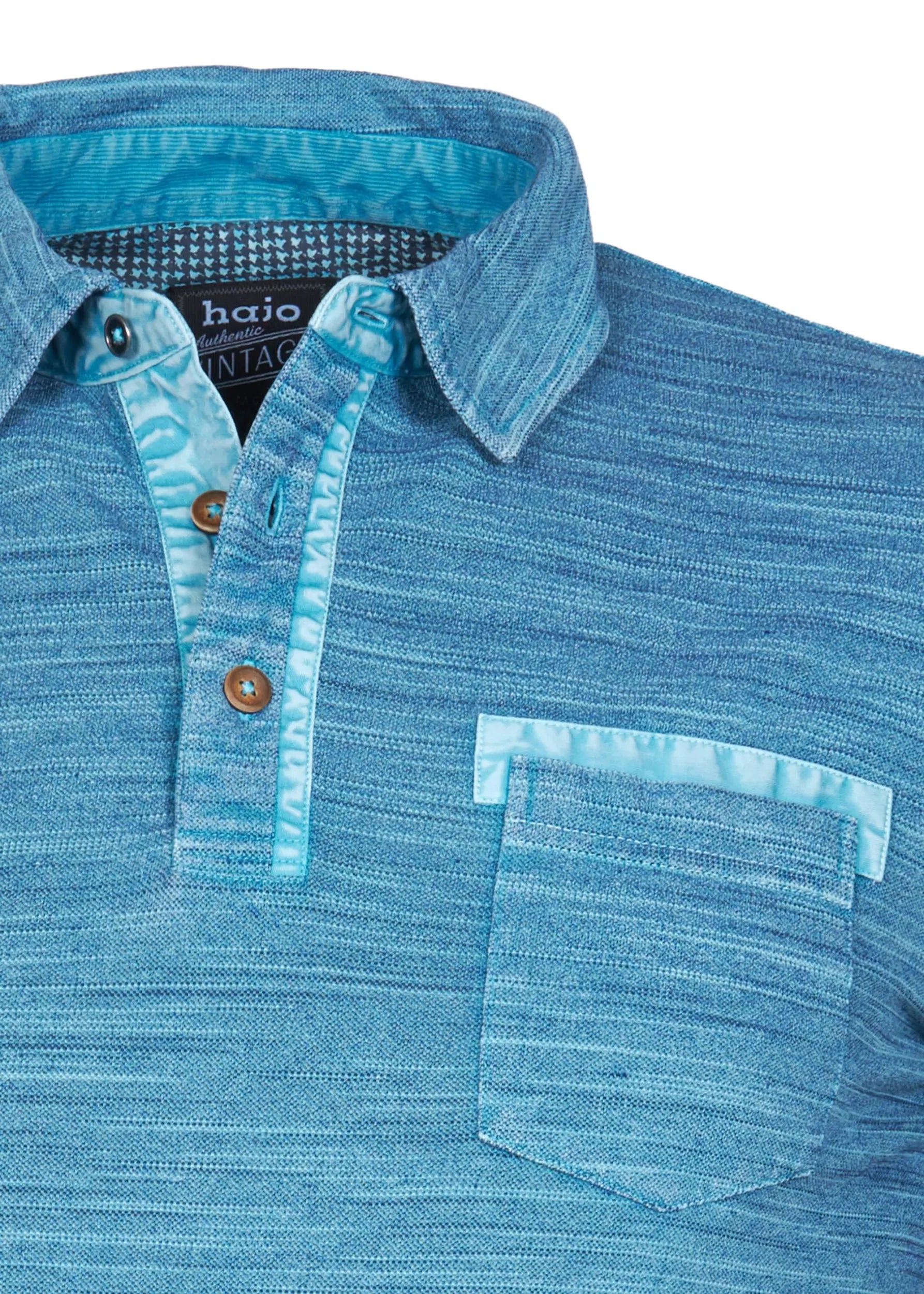 Blau gestreiftes Hemd mit Tasche und Button-Down-Kragen, aus Baumwolle.