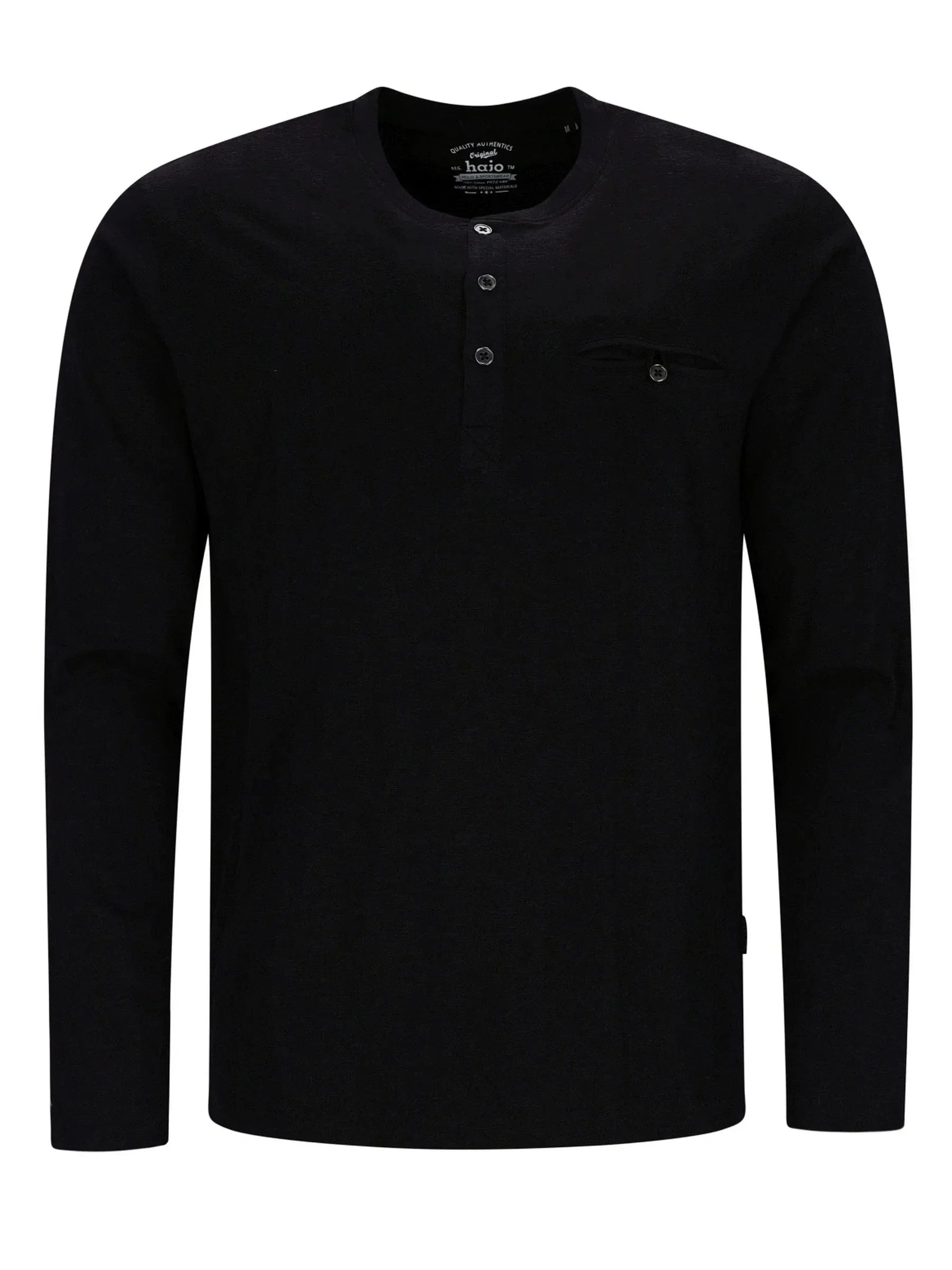 Schwarzes langärmliges Henley-Shirt mit Knöpfen und Taschen-Detail.