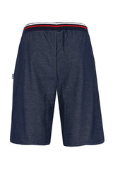 Marineblaue Sportshorts mit rotem und weißem Besatz, wahrscheinlich aus Polyester oder Baumwollmischgewebe.