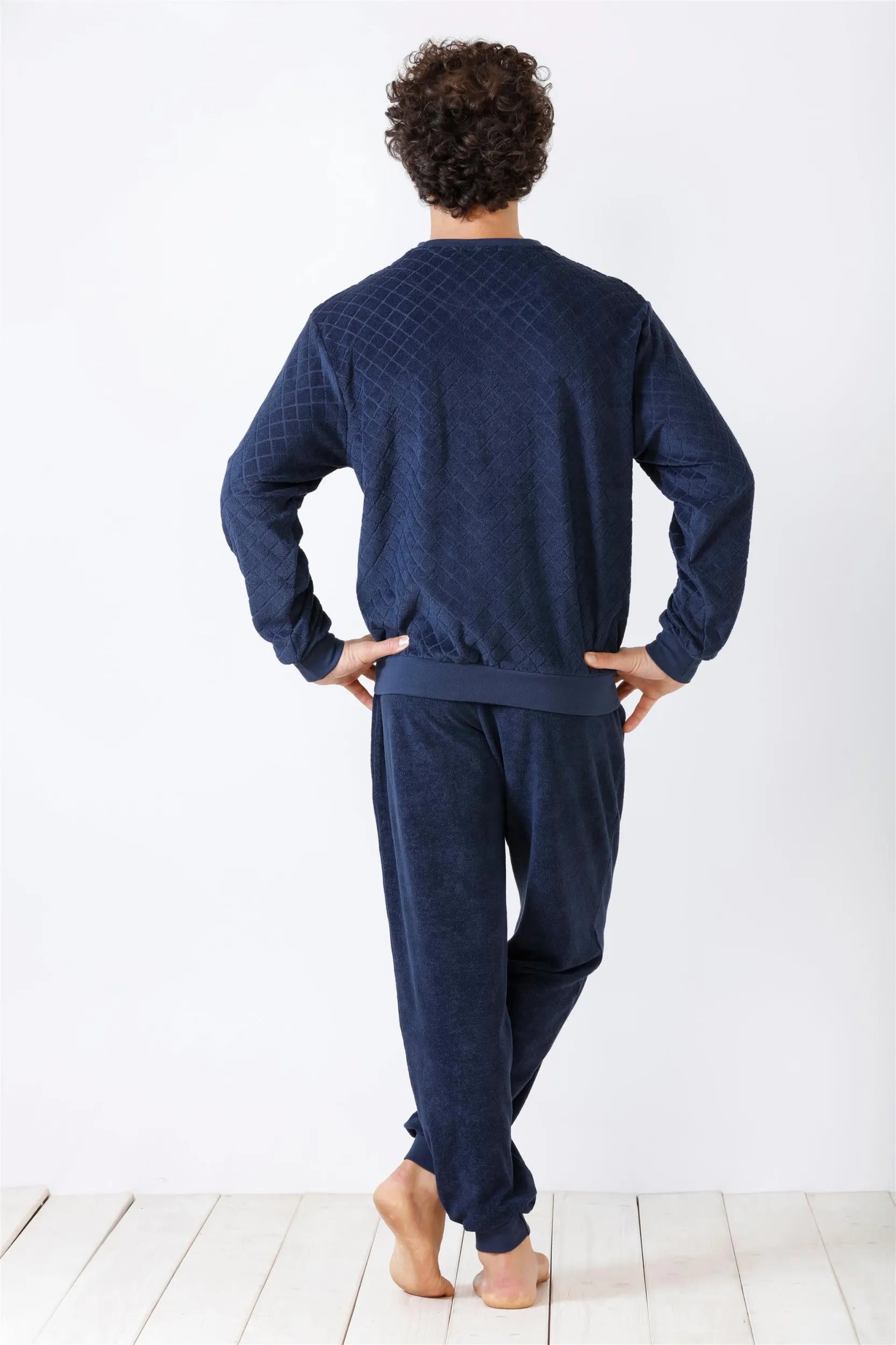Marineblaues langärmeliges Pyjama-Set mit Struktur für Männer.