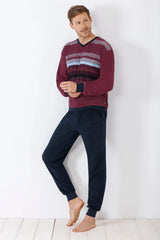 Gestreiftes Langarm-Pyjama-Set für Männer mit V-Ausschnitt und einfarbiger marineblauer Jogginghose.