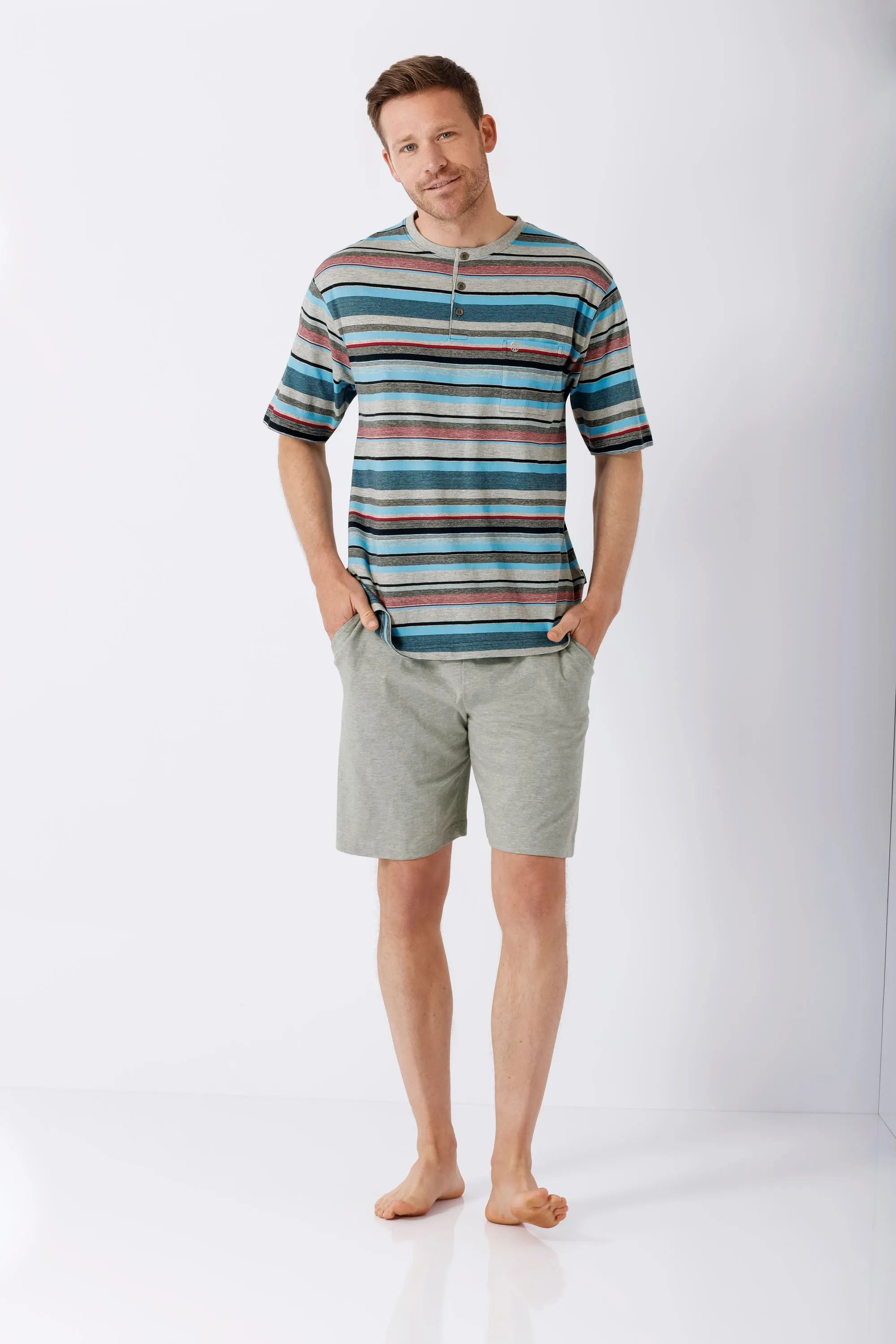Herren Shorty Schlafanzug Klima-Light: gestreiftes Henley-Shirt in Türkis, Blau, Rosa