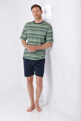 Herren Schlafanzug Shorty Premium Cotton: grün-navy gestreiftes Oberteil mit Shorts