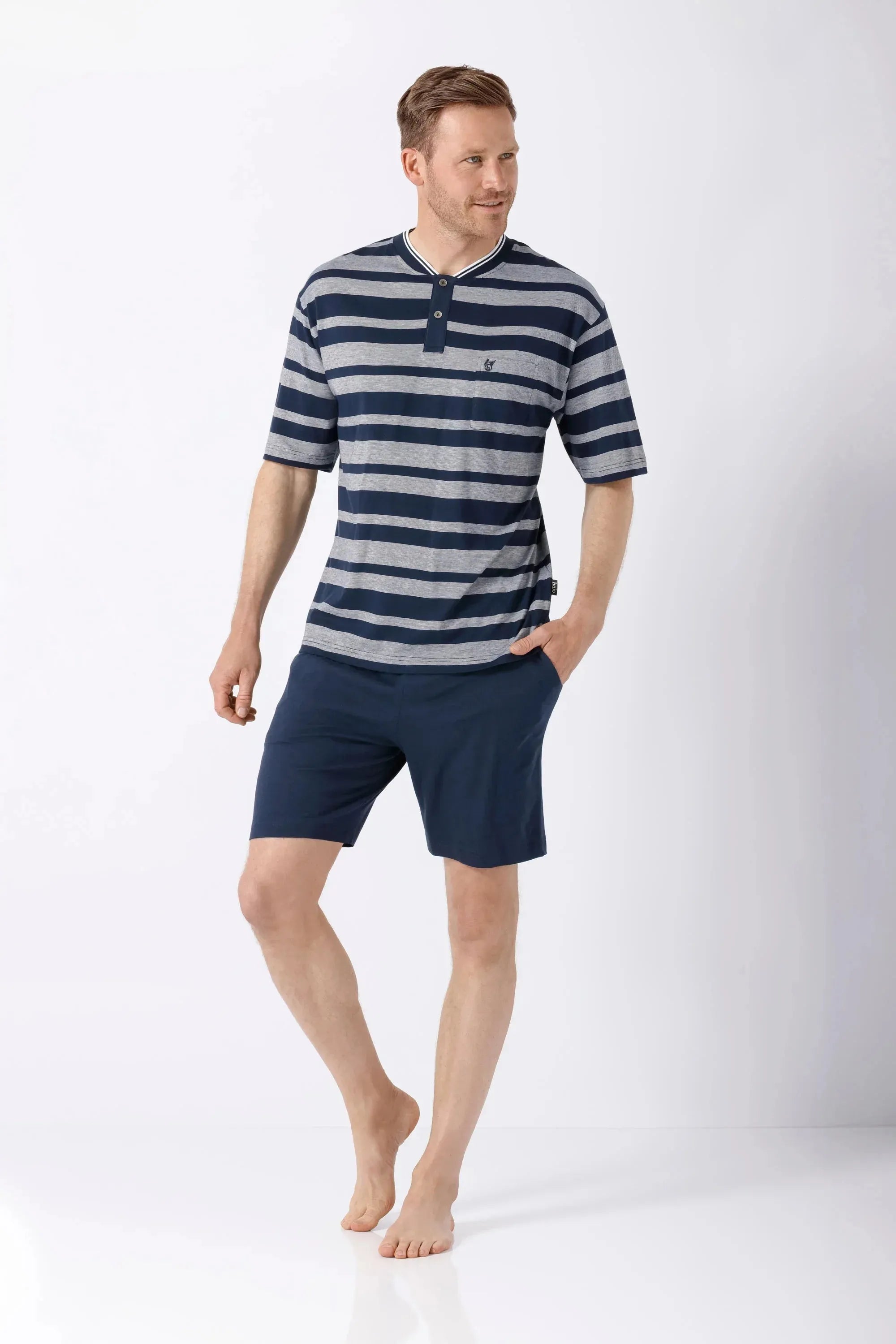 Herren Schlafanzug Shorty Premium Cotton TENCEL Modal: marine-grauer gestreifter Kurzarm-Henley-Top