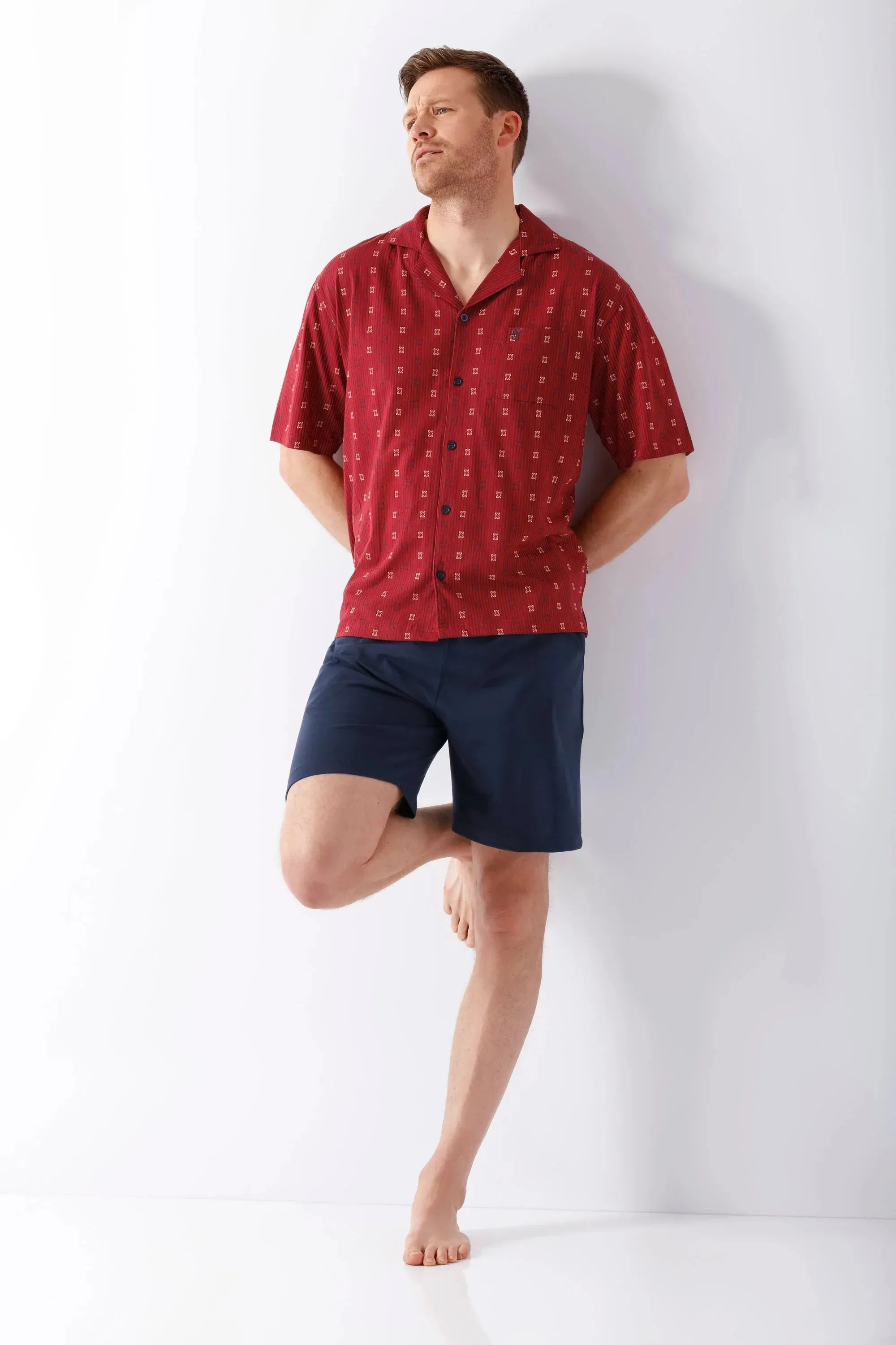 Rotes kurzärmliges Hemd mit subtiler Geometrie, Klima-Light Pyjama Shorty Herren
