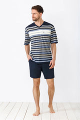Kurzärmeliges gestreiftes Pyjama-Set für Männer mit marineblauen Shorts.