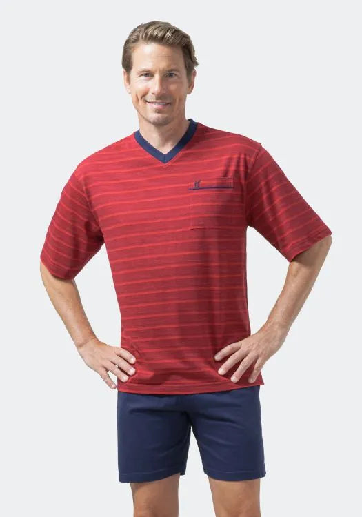 Rot gestreiftes, kurzärmeliges Herren-Pyjama-Set mit V-Ausschnitt und marineblauen Shorts.