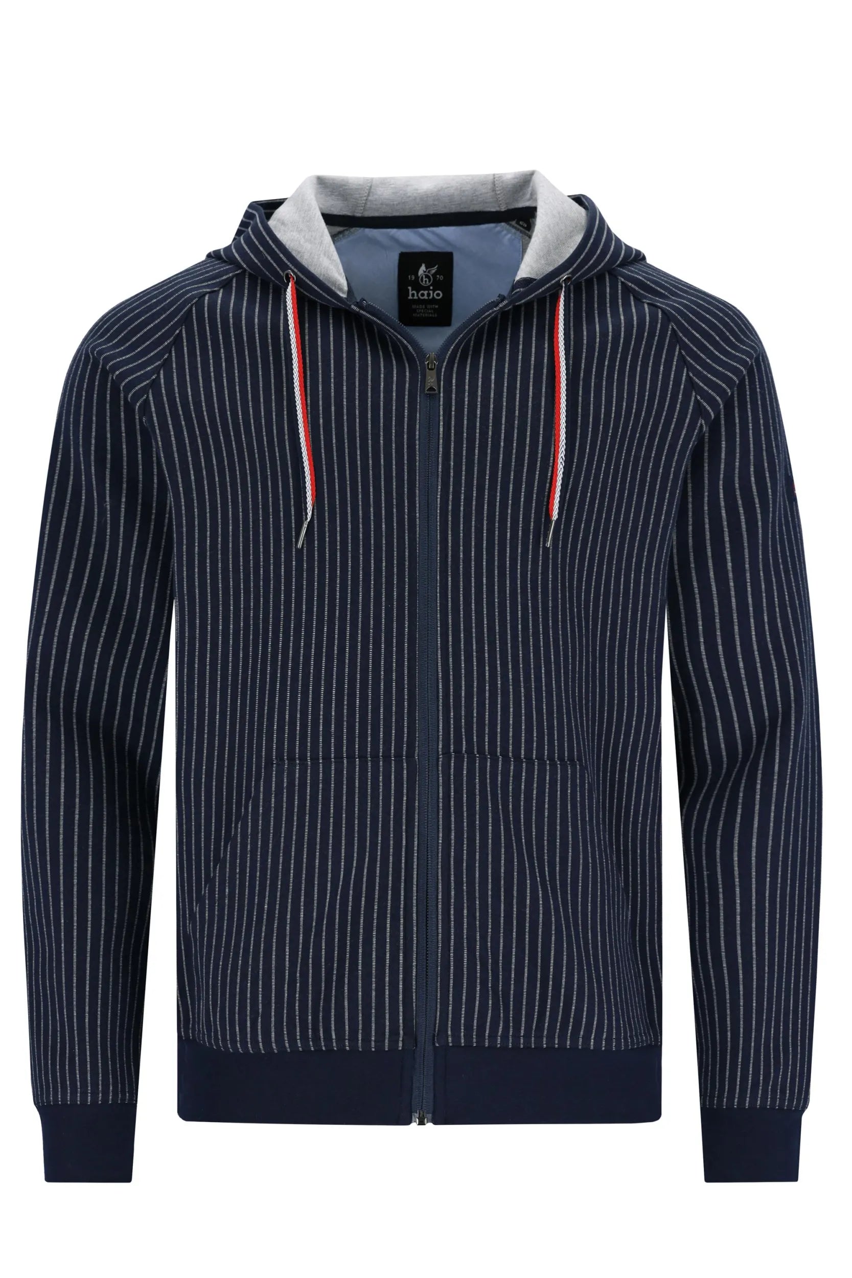Marineblau-weiß gestreifter Kapuzenpulli mit Reißverschluss, roten Kordelzügen, Kapuzenfutter und Markenlogo auf der Brust.