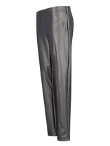 Kohle-graue Lederhosen mit einem schlanken, modernen Design und subtilen Falten vorne.
