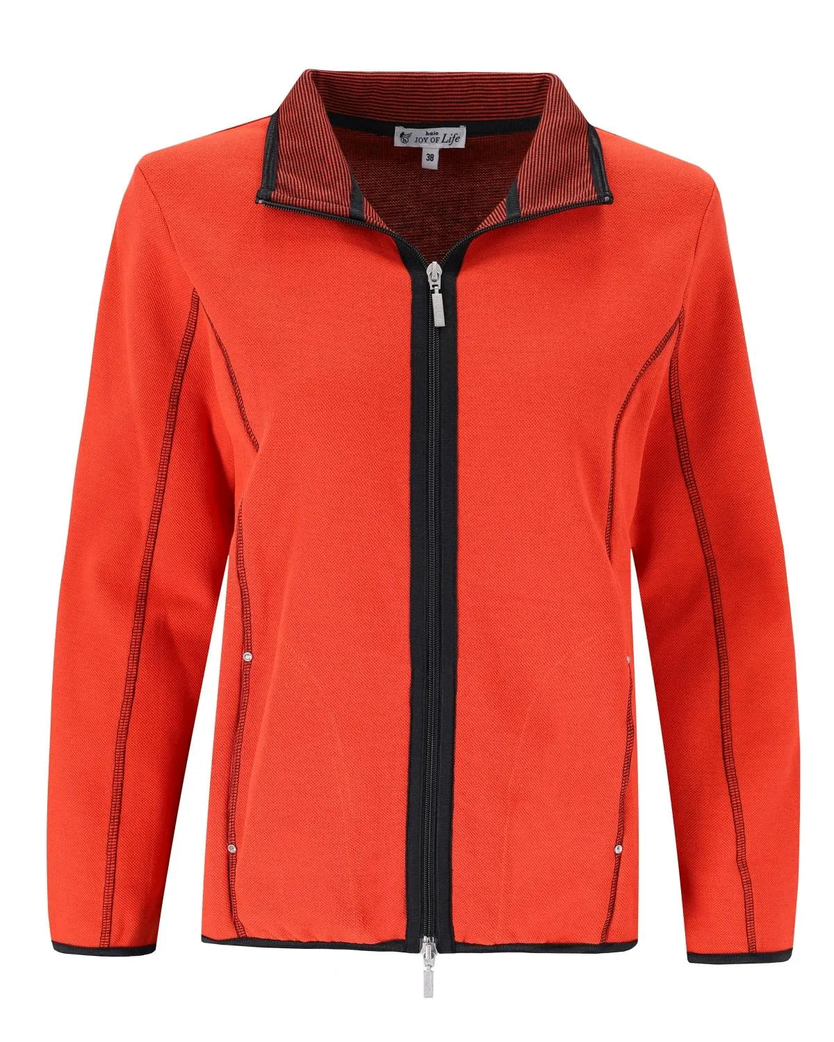 Orangefarbene Softshell-Jacke mit schwarzem Reißverschluss und Kontrastfutter.