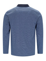 Blaues strukturiertes Poloshirt mit langen Ärmeln und marineblauem Kragen.