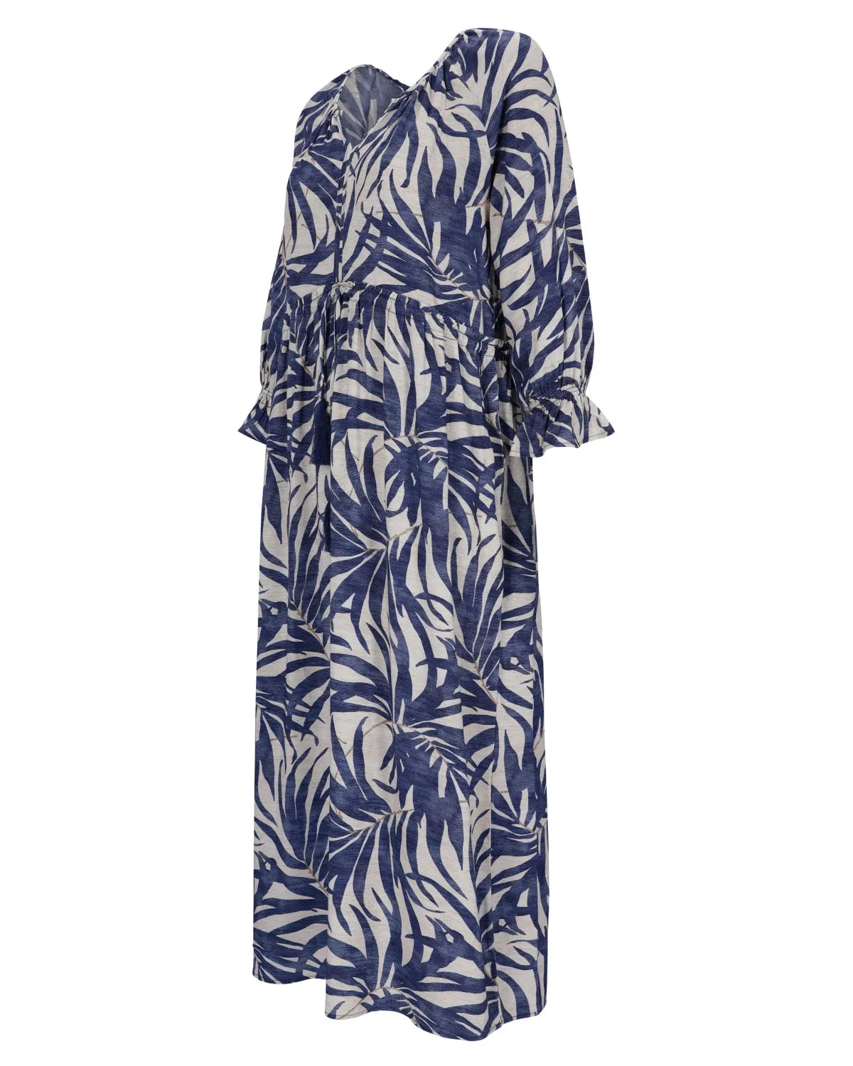 Blaues und weißes Maxikleid mit Palmenblattmuster und gerafften Ärmeln.