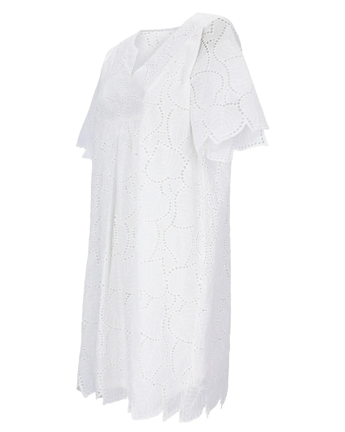 Weißes Kleid aus Ösenspitze mit gerafften Ärmeln und drapiertem Ausschnitt.