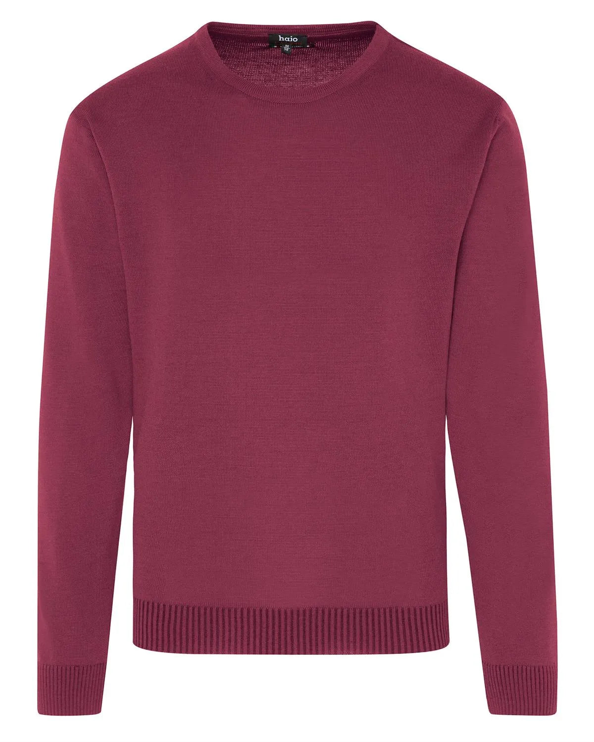 Burgunderfarbener Strickpullover mit Rundhalsausschnitt.