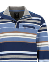 Blau und grau gestreiftes Poloshirt mit halbem Reißverschlusskragen.