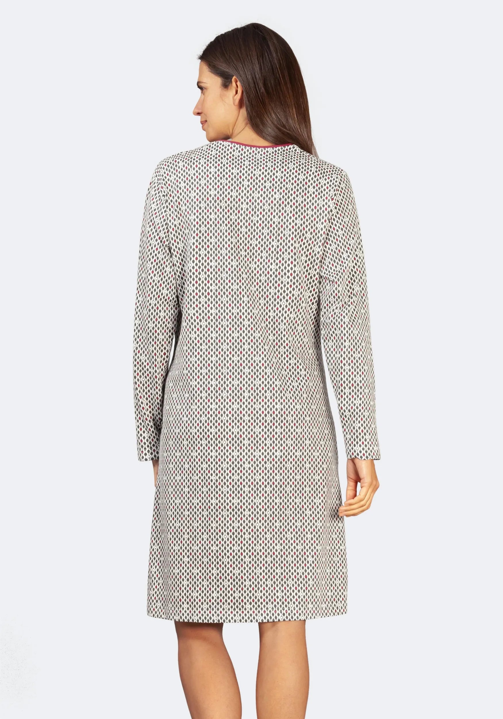 Tweed-Kleid mit langen Ärmeln und Knopfverschluss, neutrale Töne in Beige und Grau.