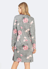 Graues langärmeliges Kleid mit Blumendruck und Knopfleiste.