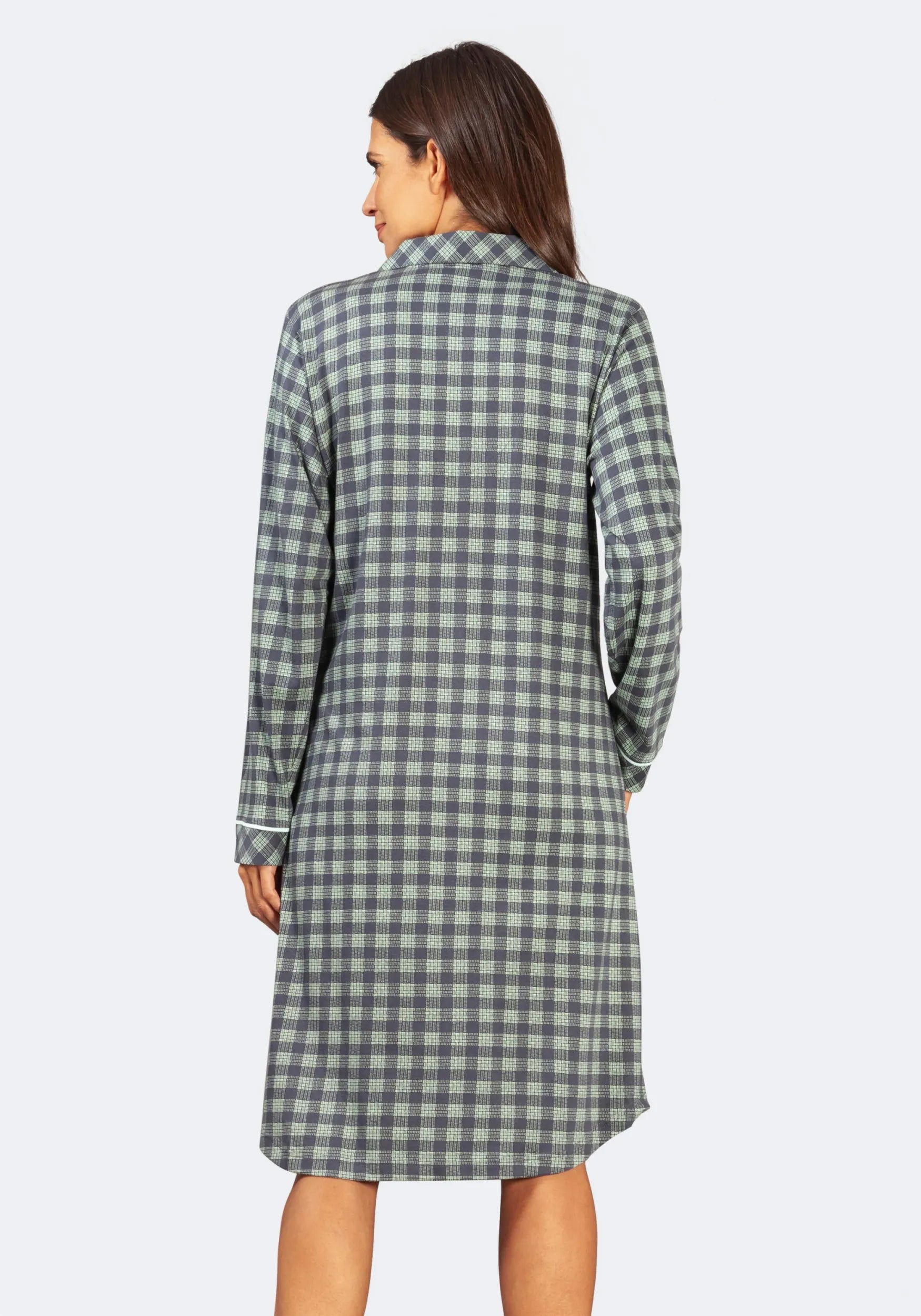 Grau-weiß kariertes Hemdkleid mit langen Ärmeln und Knopfleiste.