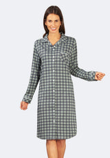 Nachthemd aus kariertem Flanell mit langen Ärmeln und Taschendetail, dunkelgrau und weiß gemustert.
