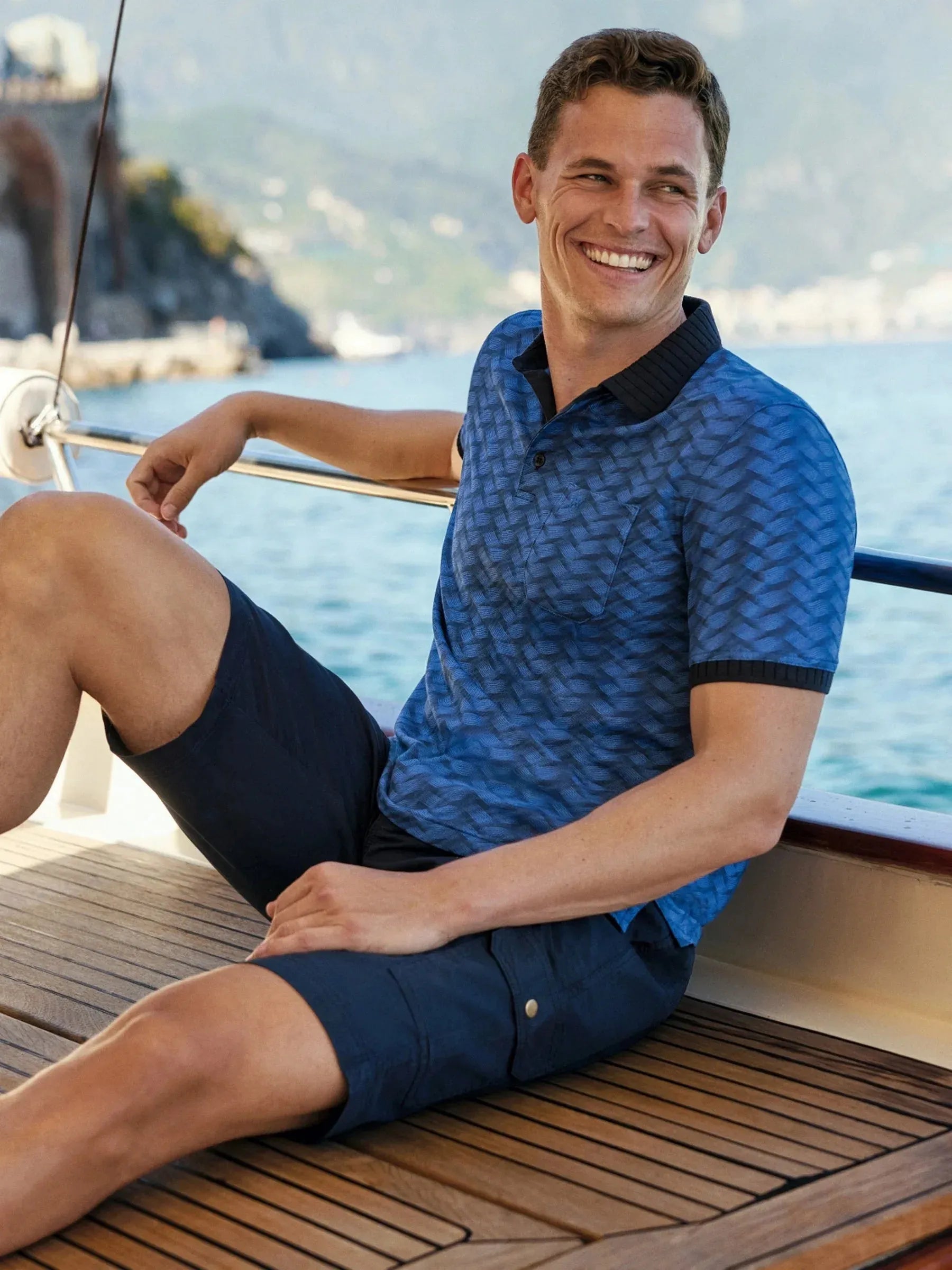 Pikee-Polo allover bedruckt in Stay-Fresh-Qualität, blau gemustert mit schwarzem Kragen und Bündchen