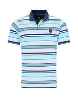 Blau-weiß gestreiftes Poloshirt mit marineblauem Kragen und Manschetten, mit einem Wappenlogo auf der linken Brust.
