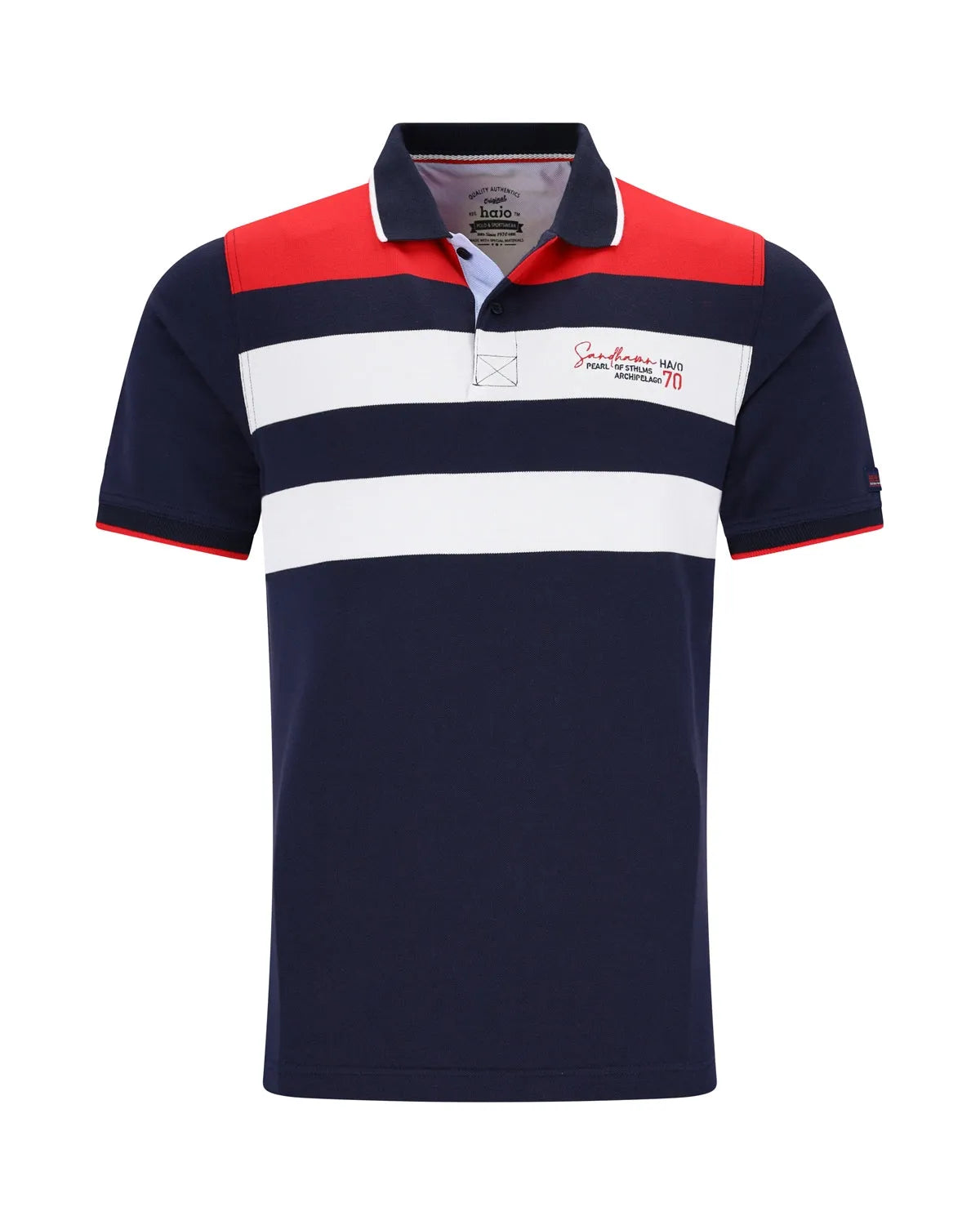 Marineblaues Poloshirt mit roten und weißen Streifen, gesticktes Logo auf der Brust.